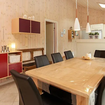Three-bedroom Holiday In 16 Feriehus *