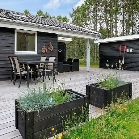 Three-bedroom Holiday In 16 Дом отдыха Ольбек