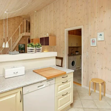 Three-bedroom Holiday In 16 Дом отдыха Ольбек